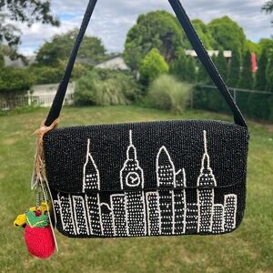 VIRAL BRAND NEW NEW YORK CITY SKYLINE BEADED BAG